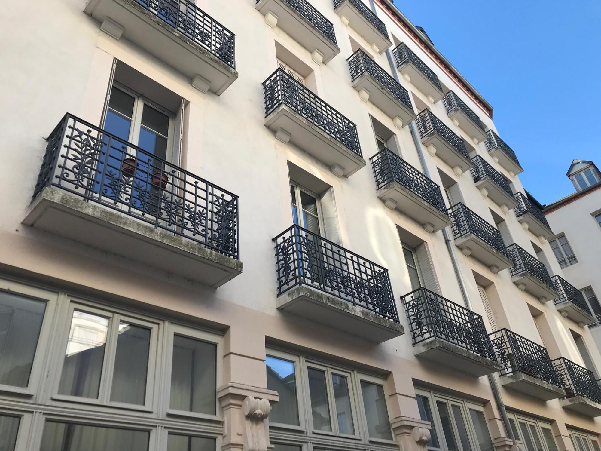 Le Clemenceau - Hyper Centre - Calme - Proche Thermes Apartment Vichy Exterior photo